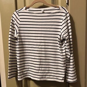 Uniqlo White and Black Striped Top